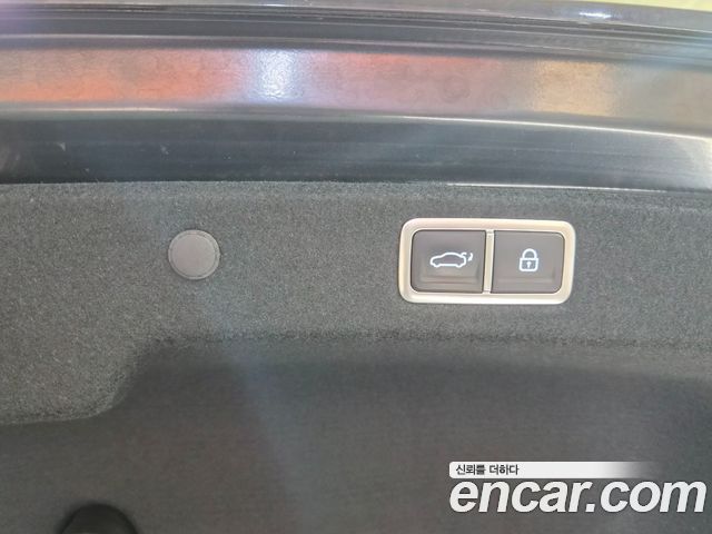 Hyundai Grandeur (GN7) 2,5 Gasoline 2WD Exclusive 2023 — фото 24