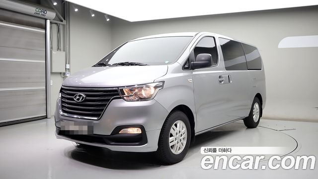Hyundai Grand Starex Van 3-Seater Smart