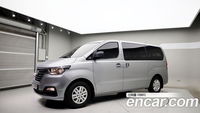 Hyundai Grand Starex Van 3-Seater Smart 2021 — фото 2