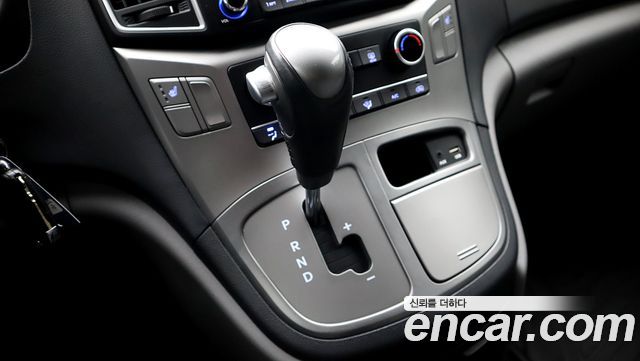 Hyundai Grand Starex Van 3-Seater Smart 2021 — фото 10