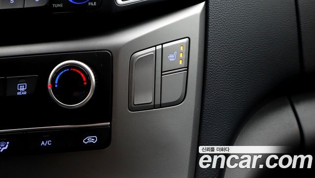 Hyundai Grand Starex Van 3-Seater Smart 2021 — фото 17