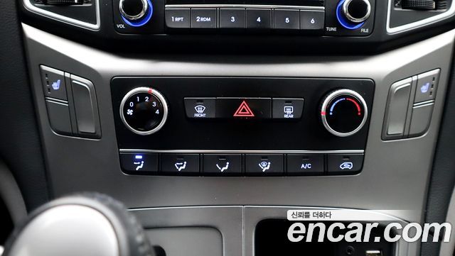 Hyundai Grand Starex Van 3-Seater Smart 2021 — фото 18