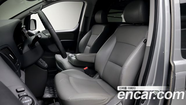 Hyundai Grand Starex Van 3-Seater Smart 2021 — фото 20