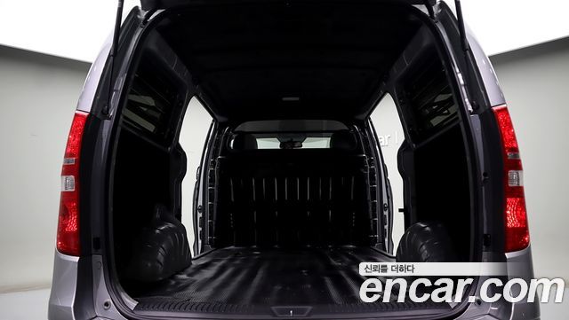 Hyundai Grand Starex Van 3-Seater Smart 2021 — фото 24