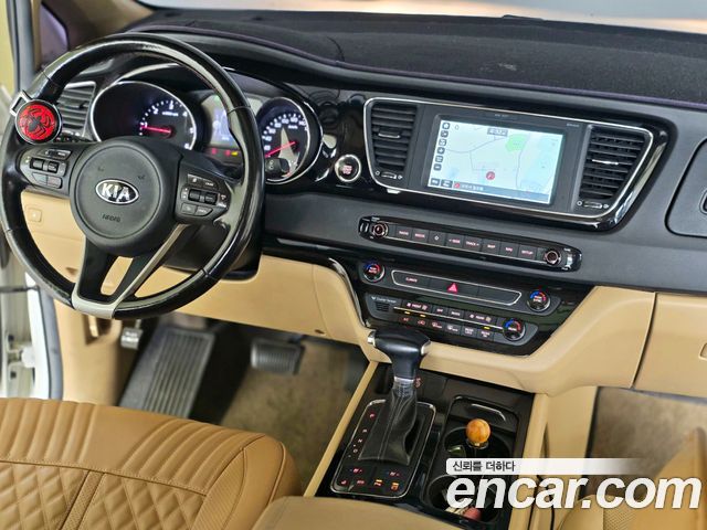 Kia Carnival 9-seater Prestige 2018 — фото 9