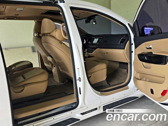 Kia Carnival 9-seater Prestige 2018 — фото 16