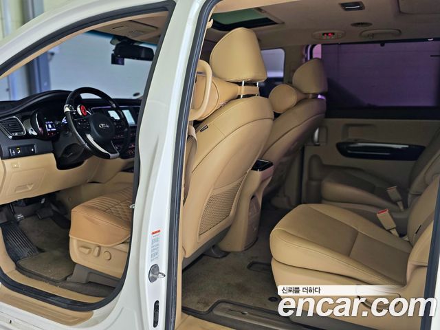 Kia Carnival 9-seater Prestige 2018 — фото 18