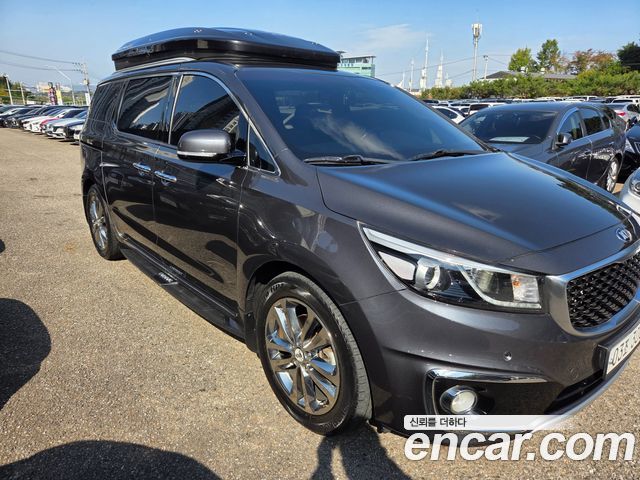 Kia Carnival 7-seater Limousine Magic Space 2018 — фото 2