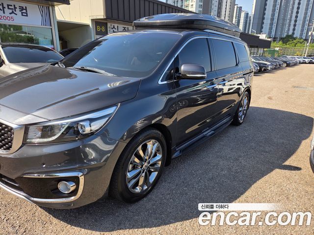 Kia Carnival 7-seater Limousine Magic Space 2018 — фото 3