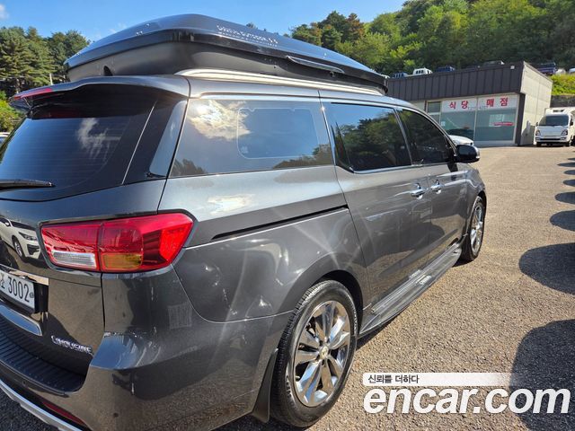 Kia Carnival 7-seater Limousine Magic Space 2018 — фото 6