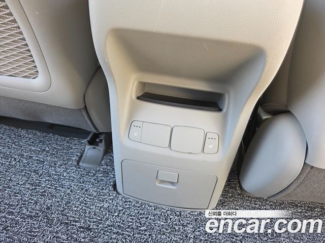 Kia Carnival 7-seater Limousine Magic Space 2018 — фото 24