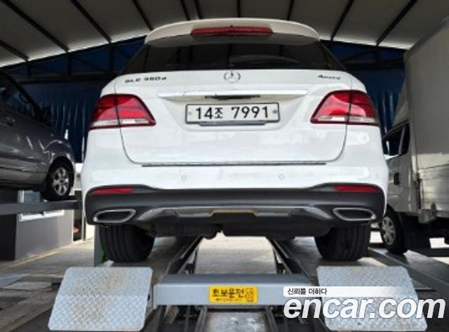 Mercedes-Benz GLE-Class (W166) GLE350 d 4MATIC Premium 2018 — фото 2