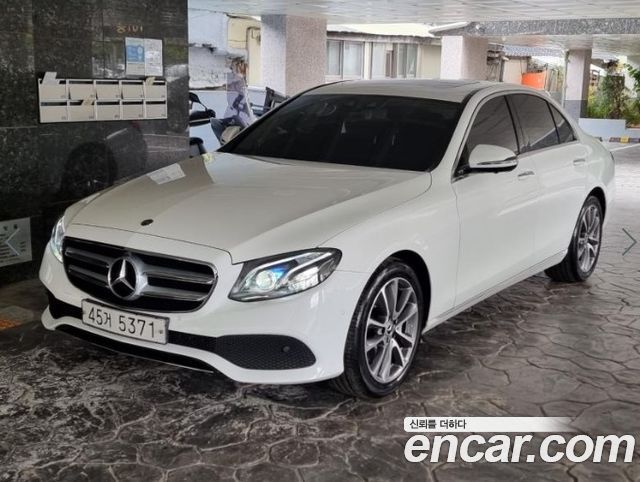 Mercedes-Benz E-Class (W213) E300 4MATIC Avnatgarde