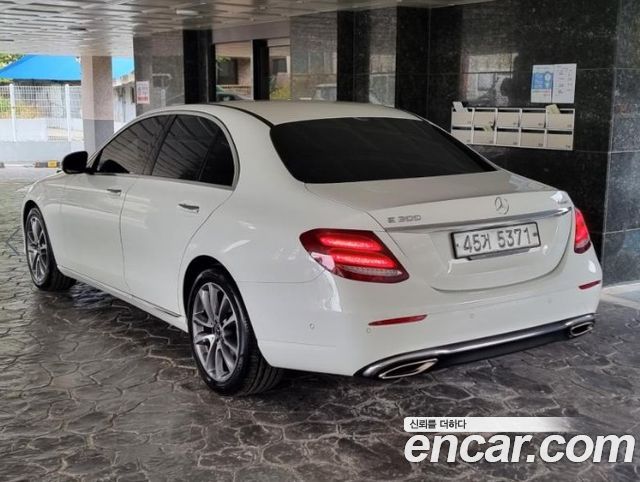 Mercedes-Benz E-Class (W213) E300 4MATIC Avnatgarde 2019 — фото 2