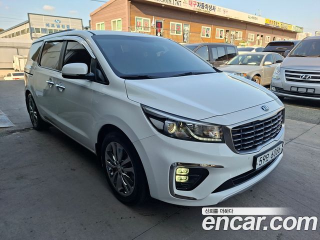 Kia Carnival 9-seater Prestige 2015 — фото 3