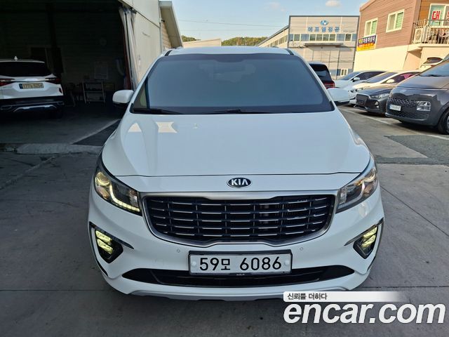 Kia Carnival 9-seater Prestige 2015 — фото 2