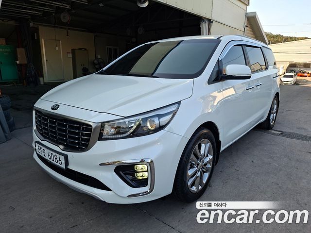 Kia Carnival 9-seater Prestige
