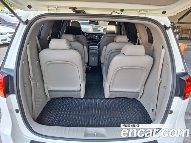 Kia Carnival 9-seater Prestige 2015 — фото 5
