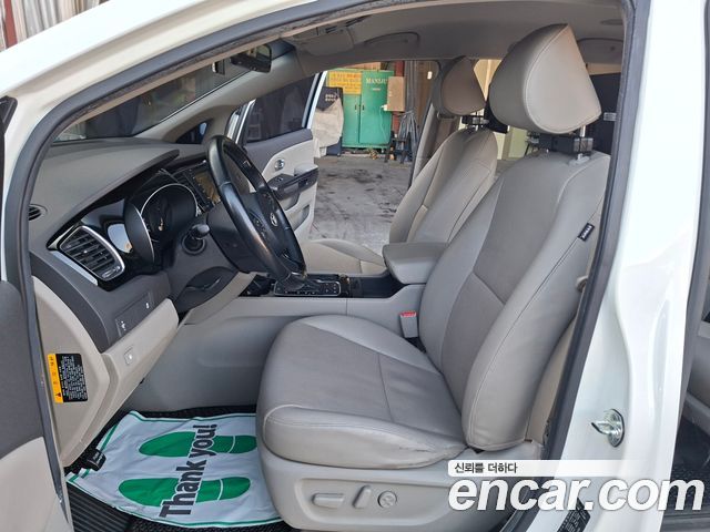 Kia Carnival 9-seater Prestige 2015 — фото 6