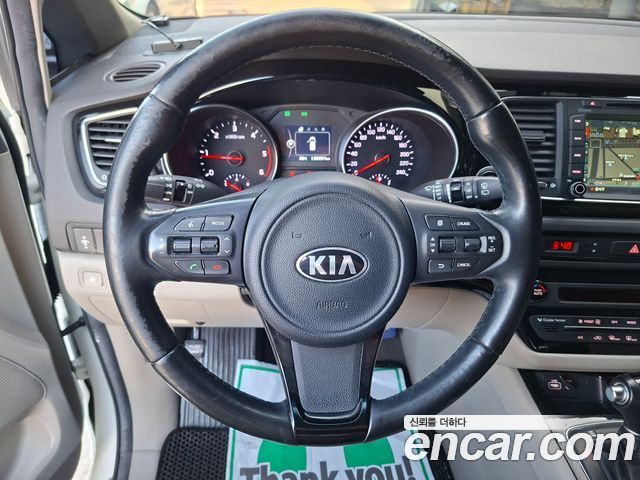 Kia Carnival 9-seater Prestige 2015 — фото 15