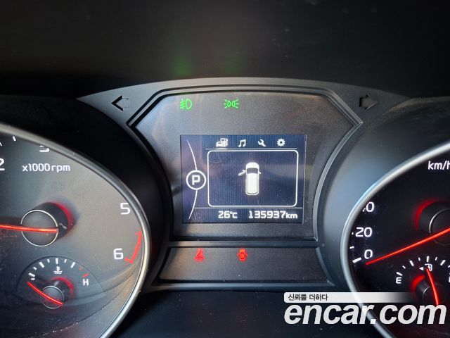 Kia Carnival 9-seater Prestige 2015 — фото 16