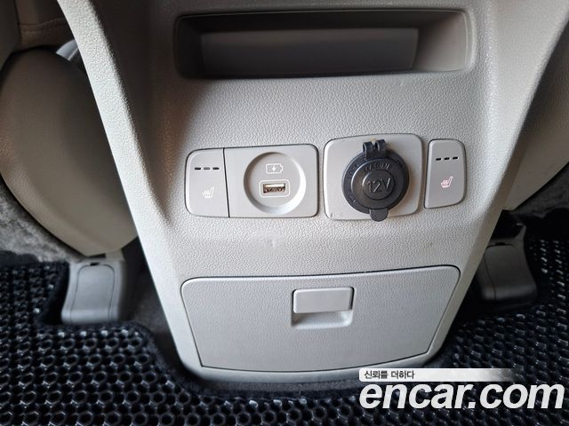 Kia Carnival 9-seater Prestige 2015 — фото 23