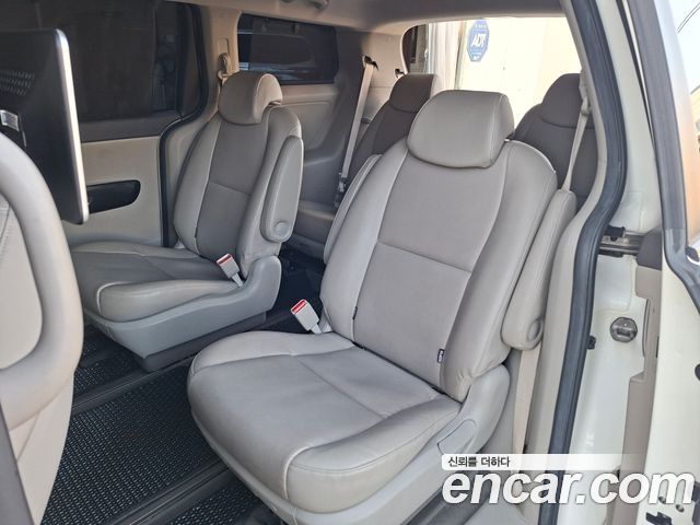 Kia Carnival 9-seater Prestige 2015 — фото 7