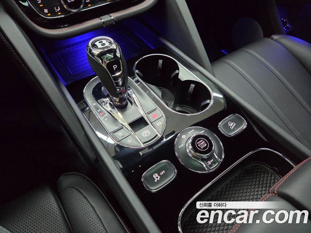 Bentley Bentayga 4.0 V8 Base 2024 — фото 9
