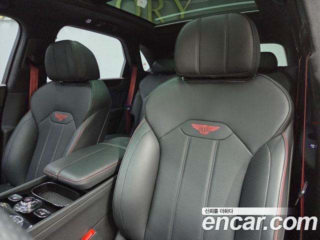 Bentley Bentayga 4.0 V8 Base 2024 — фото 10