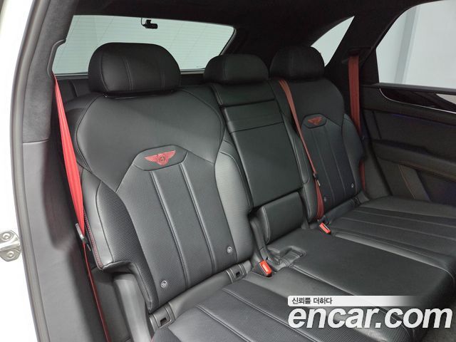 Bentley Bentayga 4.0 V8 Base 2024 — фото 16