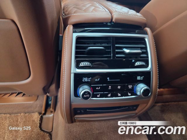 BMW 7 Series (G11) M760Li xDrive 2022 — фото 23