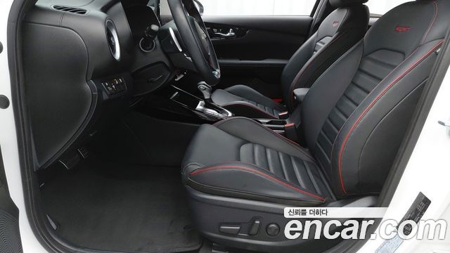 Kia K3 (II) 1.6 Turbo GT 5Door Signature 2022 — фото 10