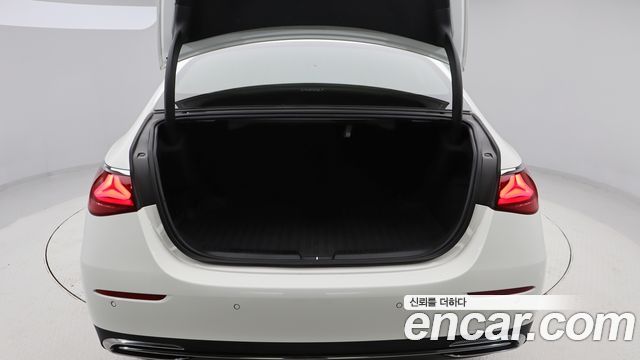 Mercedes-Benz E-Class (W214) E200 Avantgarde 2024 — фото 23