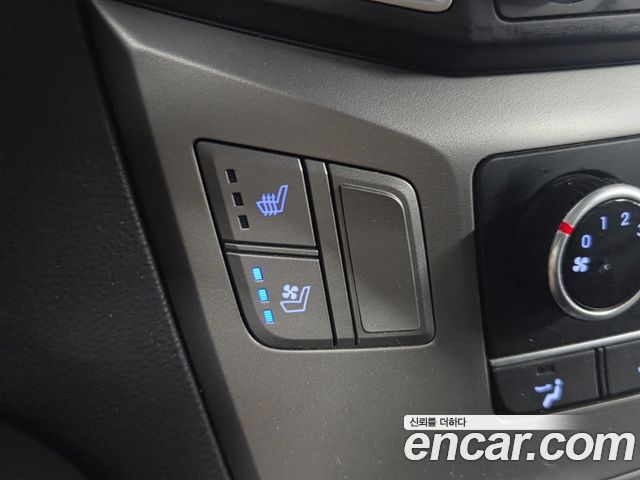 Hyundai Grand Starex Van 5-Seater Modern 2020 — фото 8