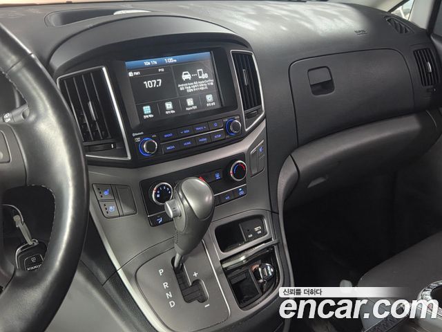Hyundai Grand Starex Van 5-Seater Modern 2020 — фото 15
