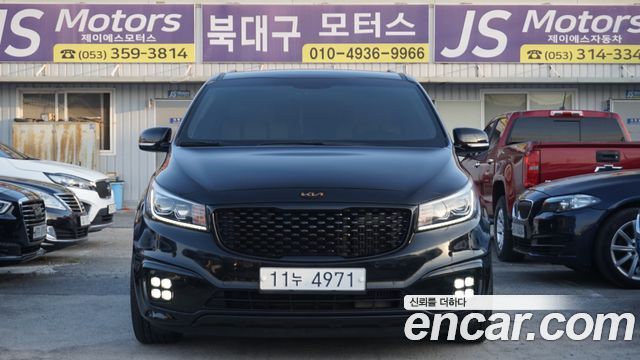 Kia Carnival 7-seater Limousine VIP 2016 — фото 3