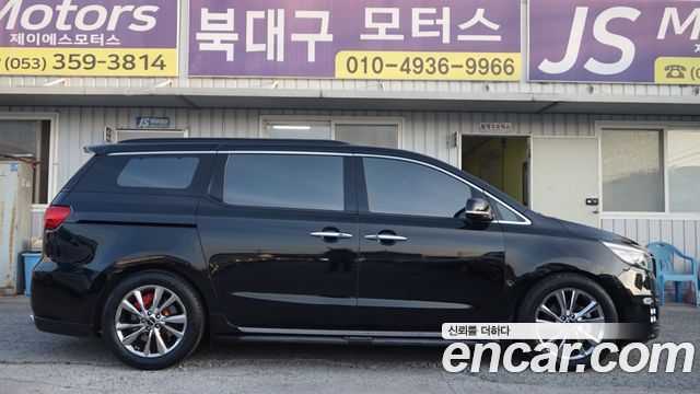 Kia Carnival 7-seater Limousine VIP 2016 — фото 5