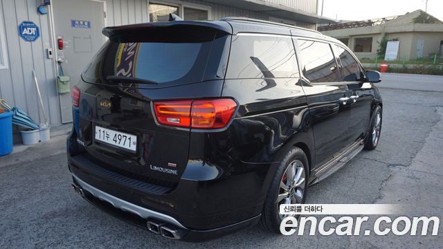 Kia Carnival 7-seater Limousine VIP 2016 — фото 6