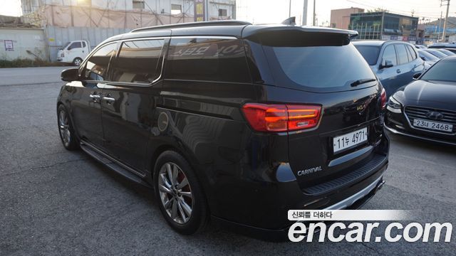 Kia Carnival 7-seater Limousine VIP 2016 — фото 8