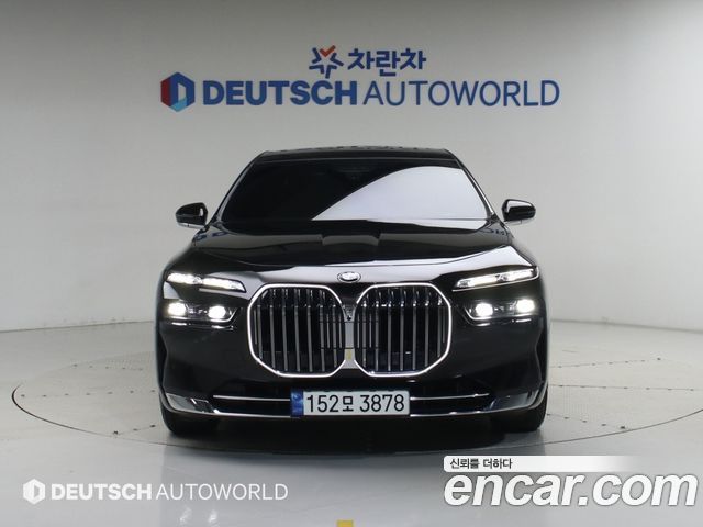 BMW 7 Series (G70) 740i sDrive Design Pure Excellence 2023 — фото 3