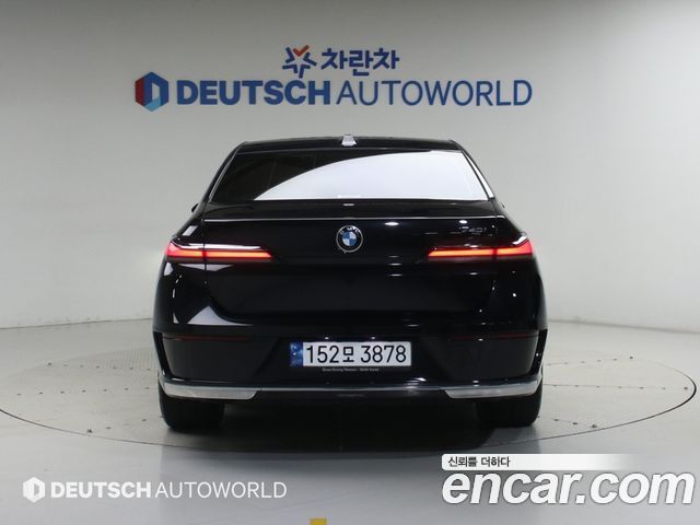 BMW 7 Series (G70) 740i sDrive Design Pure Excellence 2023 — фото 4