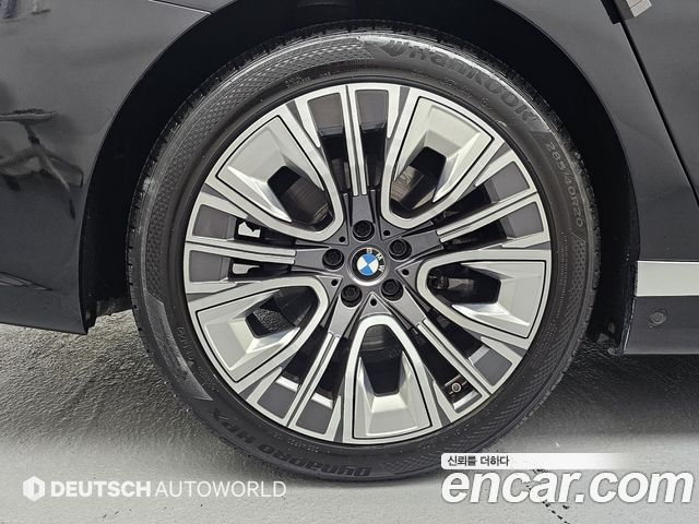 BMW 7 Series (G70) 740i sDrive Design Pure Excellence 2023 — фото 5