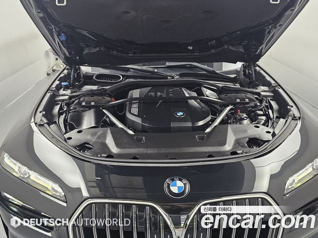 BMW 7 Series (G70) 740i sDrive Design Pure Excellence 2023 — фото 6