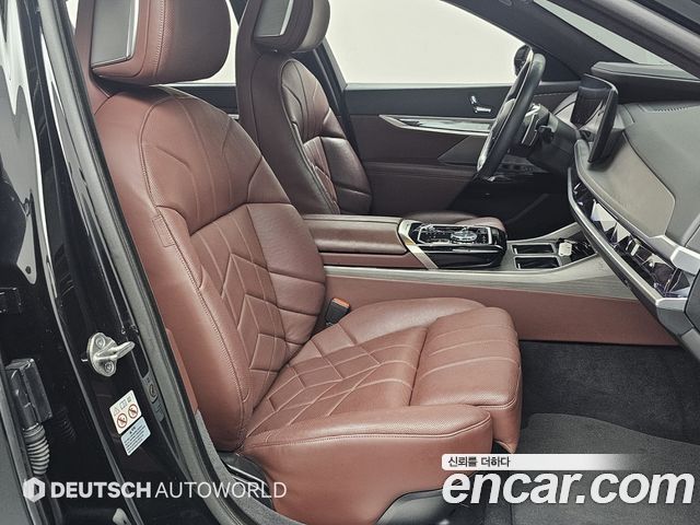 BMW 7 Series (G70) 740i sDrive Design Pure Excellence 2023 — фото 10