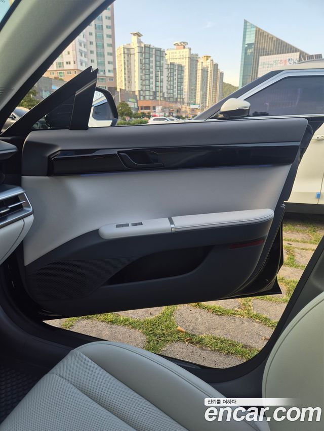 Hyundai Grandeur (GN7) 2,5 Gasoline 2WD Exclusive 2023 — фото 8