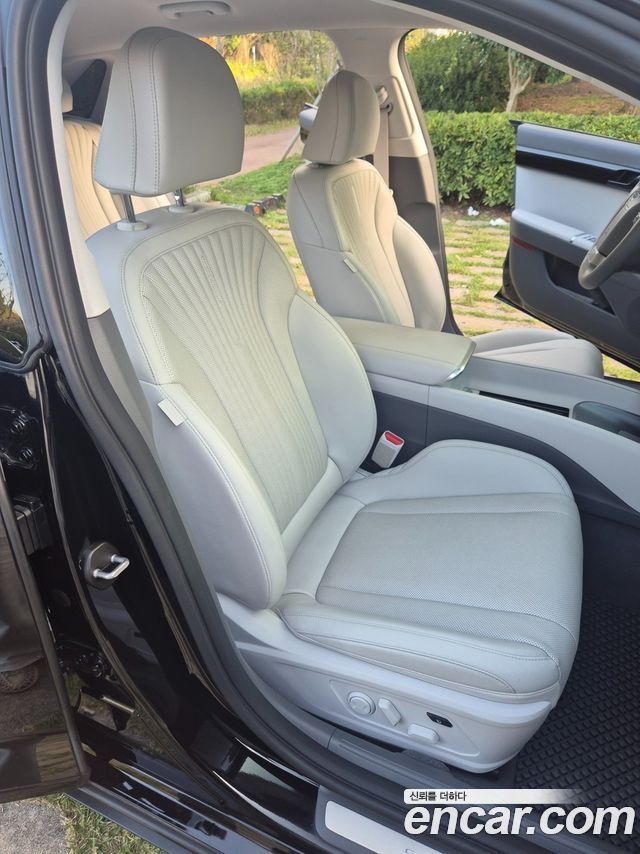 Hyundai Grandeur (GN7) 2,5 Gasoline 2WD Exclusive 2023 — фото 16
