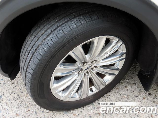 Ford Explorer (VI) 2.3 LimIted 4WD 2020 — фото 24