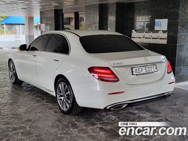 Mercedes-Benz E-Class (W213) E300 4MATIC Avnatgarde 2019 — фото 3