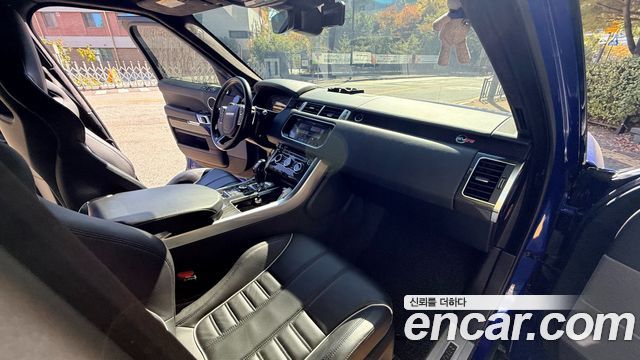 Land Rover Range Rover Sport (II) 5.0 SVR 2017 — фото 17