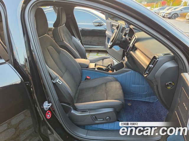 Volvo C40 Recharge Twin Ultimate 2024 — фото 18